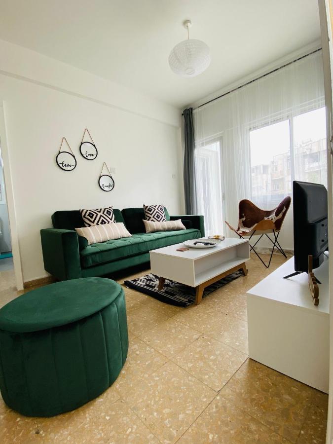 Boho-Chic One Bedroom Flat In Engomi Bagian luar foto